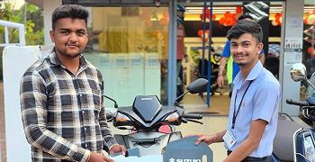 “Two wheels, endless possibilities📸